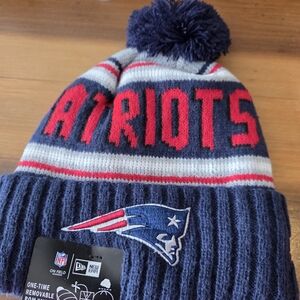 New Era New England Patriots Navy and Red Knit Beanie